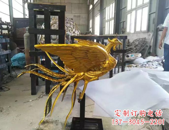 泰安精美凤凰雕塑漆金无双