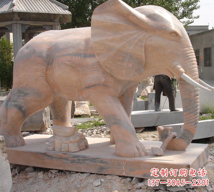 泰安华贵雅致的大象雕塑
