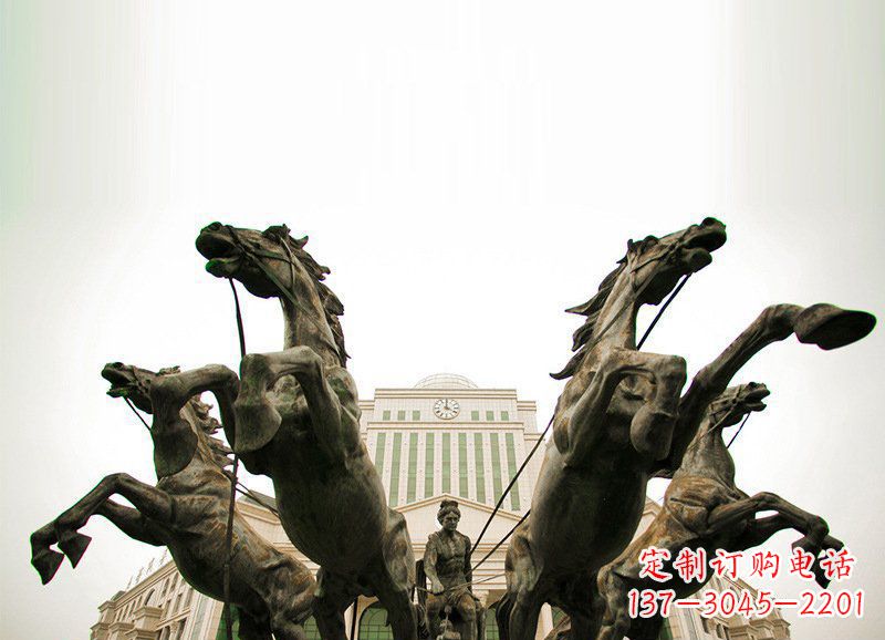 泰安企业门口驾着马车的西方人物铜雕