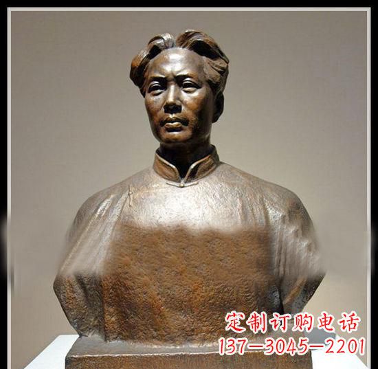 泰安青年毛主席胸像铜雕:一份永恒的礼物