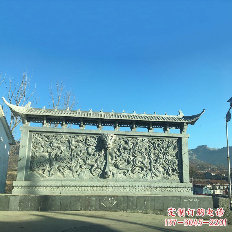 泰安青石九龙壁,精美雕塑饰衬城市广场