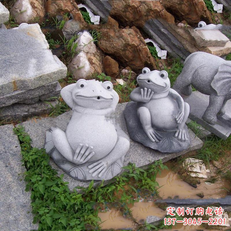 泰安别具一格的青石青蛙喷水雕塑