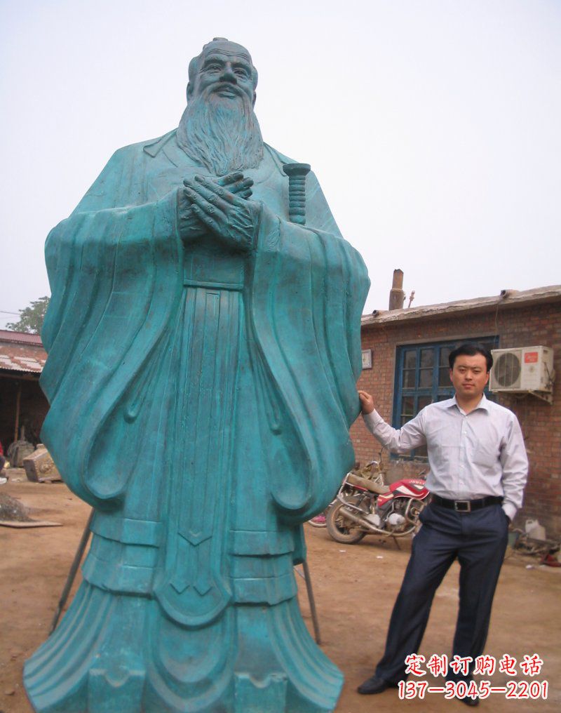 泰安来自中国历史的经典孔子雕塑