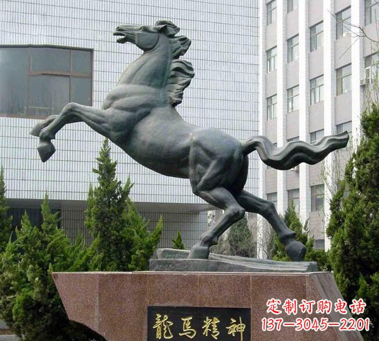 泰安青铜奔马精美雕塑是钜鹰中领雕塑推出的一款…