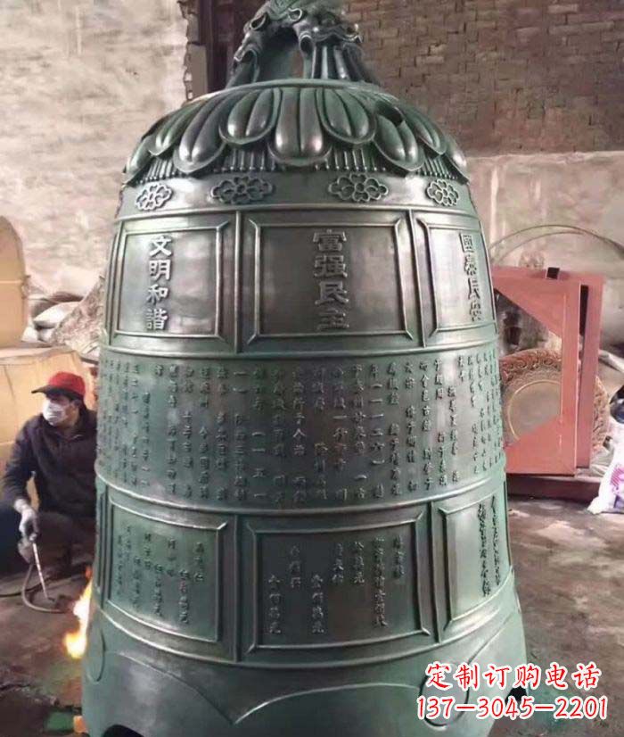 泰安古典铜钟雕塑,装点家园