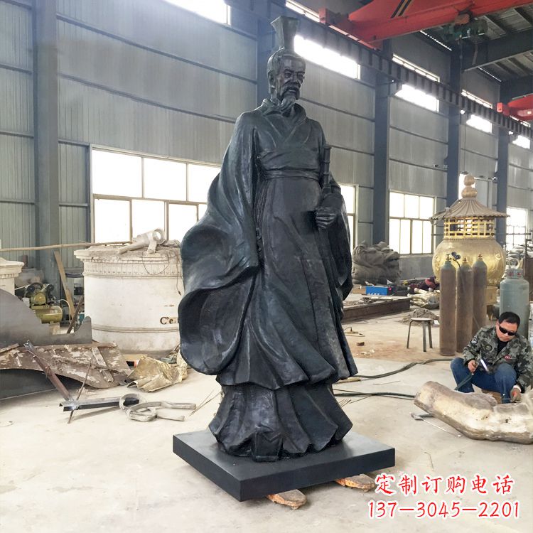 泰安体现古典韵味,屈原铜雕塑!