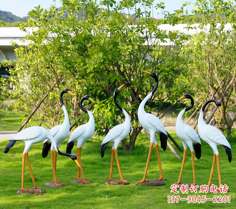 泰安若尔盖草原仙鹤,瑰丽雕塑令人驻足