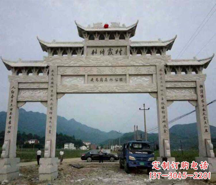 泰安三门牌坊石雕:细节讲究处处把精雕细琢