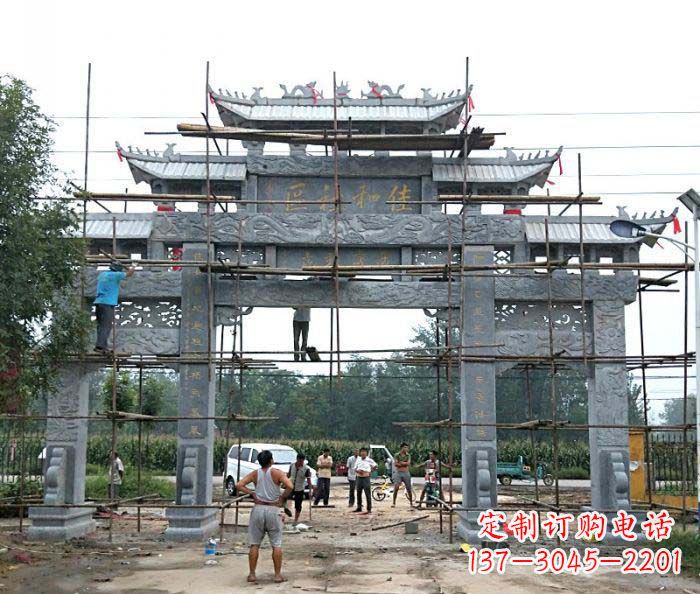 泰安三门牌坊石雕-传统工艺制作出行业领先的雕塑
