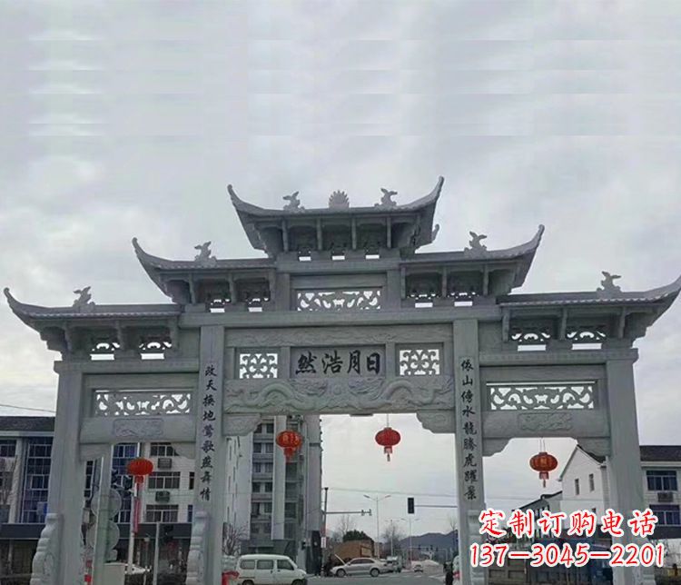 泰安三门五楼石牌坊:精美石雕艺术