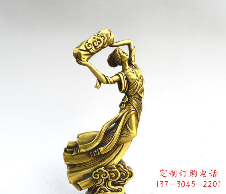 泰安传承古老神话的女娲雕塑