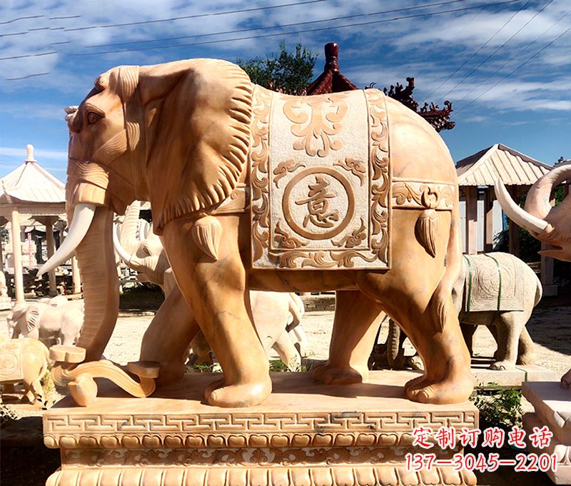 泰安精致多姿的大象雕塑