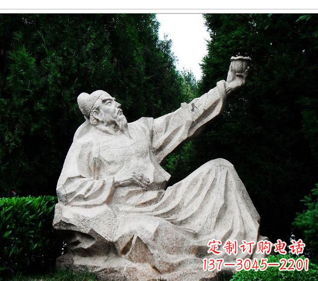 泰安百花齐放的李白雕塑