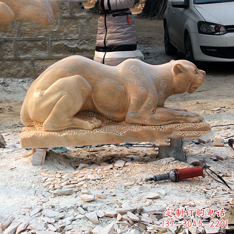 泰安中领雕塑:精美雕刻豹雕塑