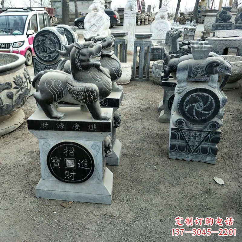 泰安中领雕塑拥有一支由经验丰富的石雕大师组成…