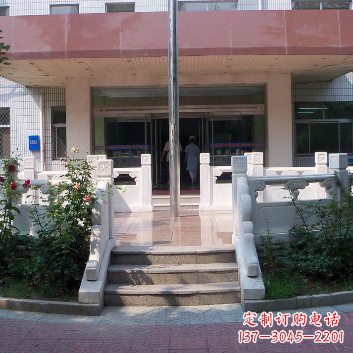 泰安石雕校园国旗台