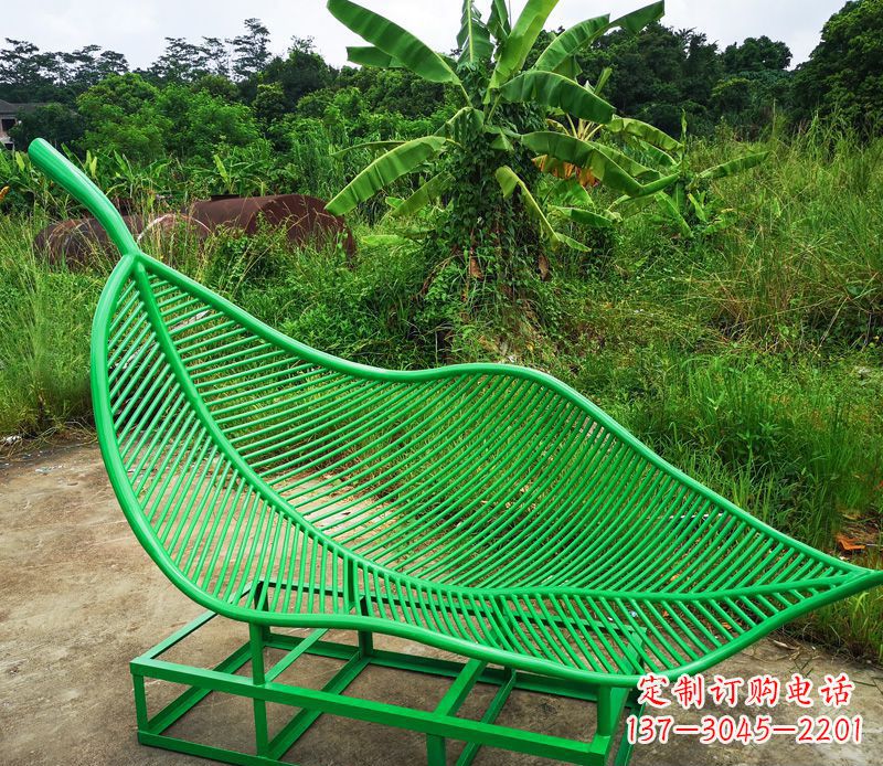 泰安树叶不锈钢景观雕塑