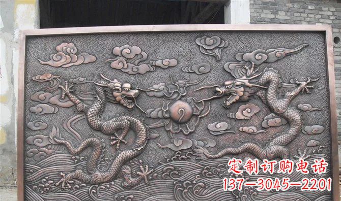 泰安双龙戏珠铸铜壁画铜浮雕