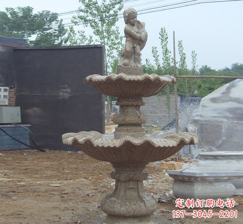 泰安双手捧钵的石雕佛像