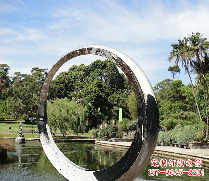 泰安水景不锈钢镜面圆环雕塑