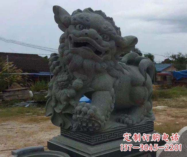泰安寺庙景观南方狮子石雕