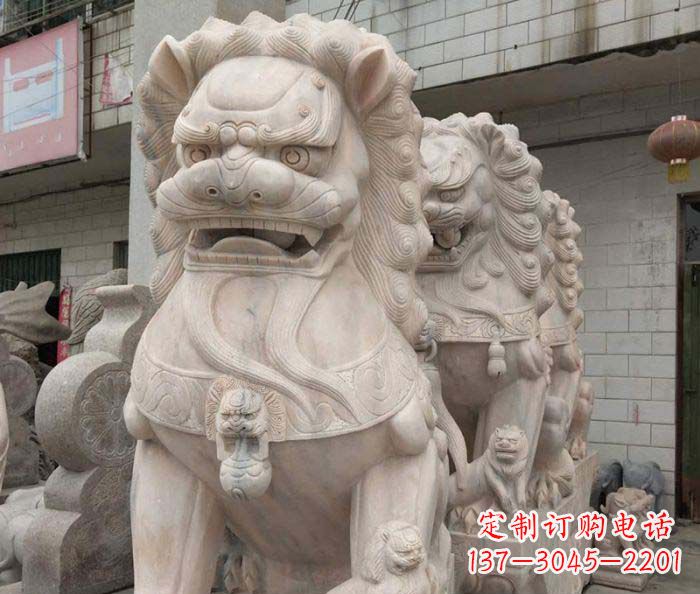 泰安寺庙景观晚霞红狮子石雕