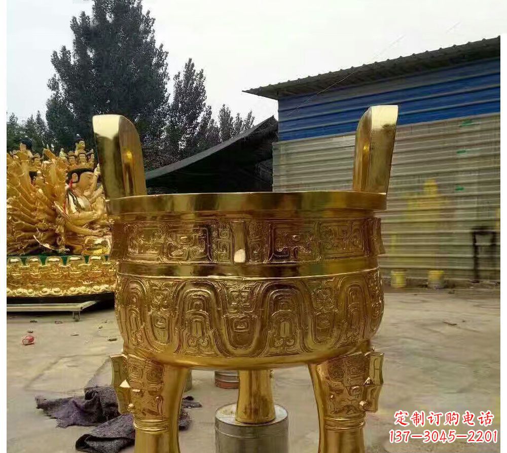 泰安寺庙三足圆形香炉铜雕