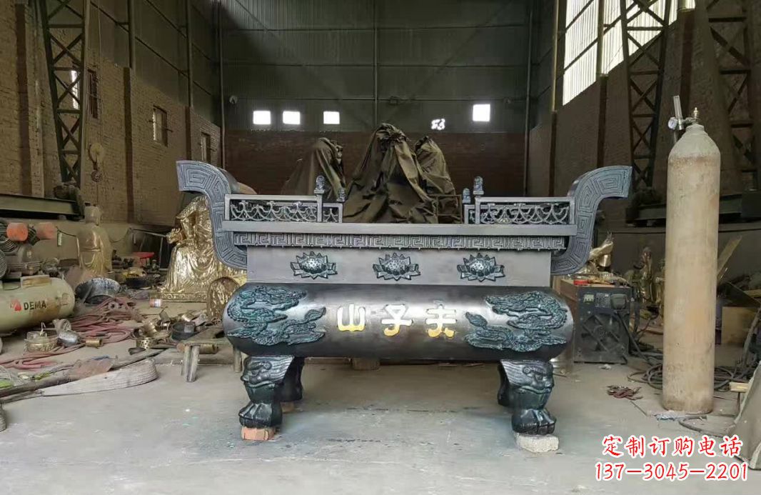 泰安寺庙香炉铜雕12