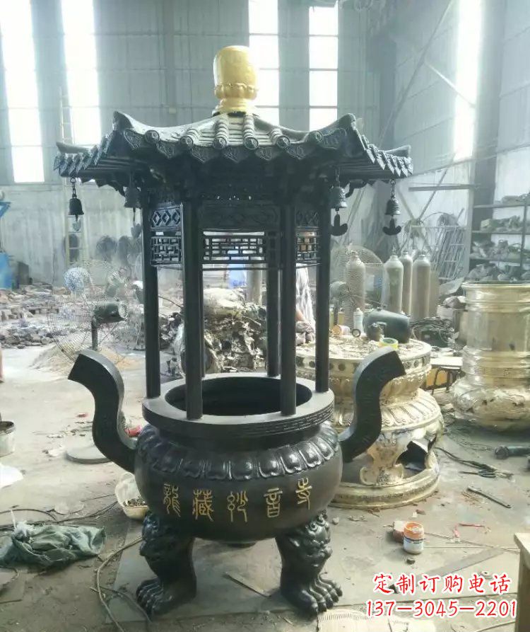 泰安寺庙圆香炉铜雕 (2)