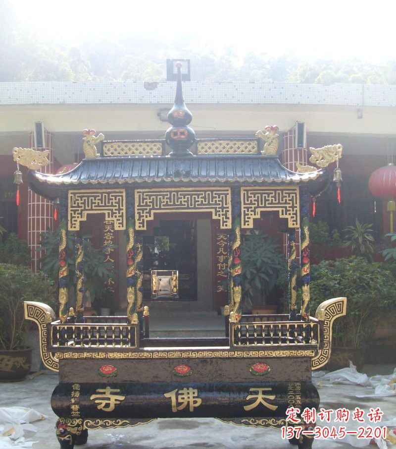 泰安寺庙铸铜四足方形带顶香炉