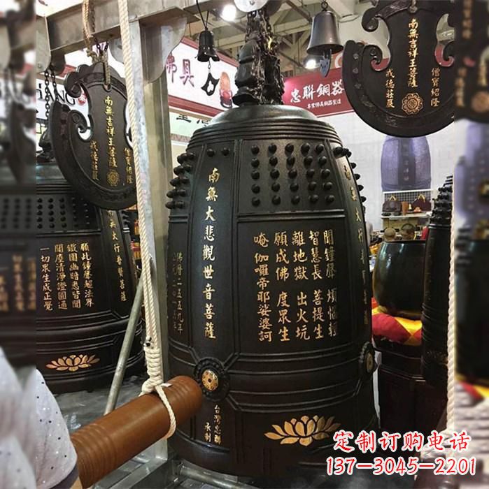 泰安寺院挂钟铜雕塑