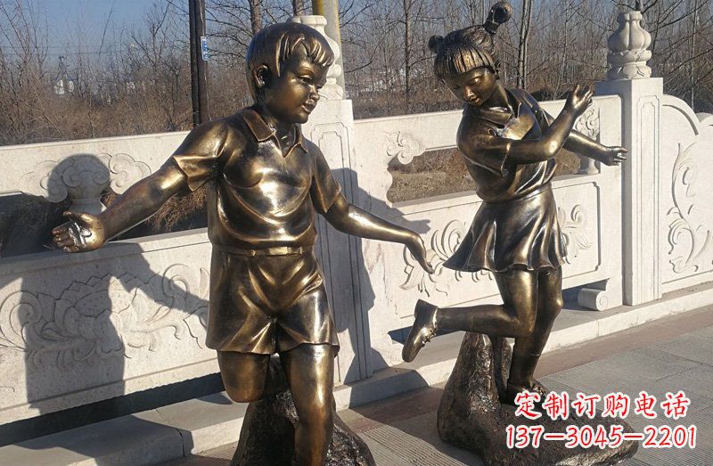 泰安踢毽子的儿童铜雕 (2)
