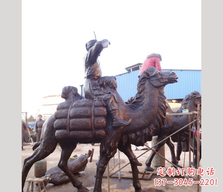 泰安铜雕广场骑骆驼雕塑