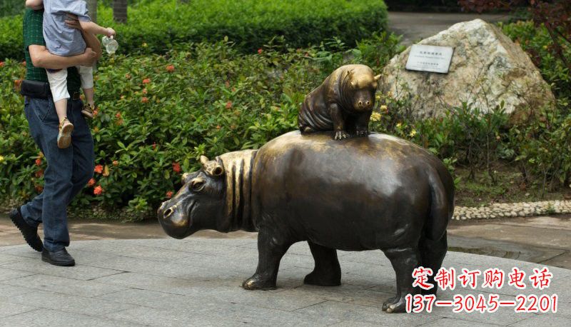 泰安铜雕母子河马