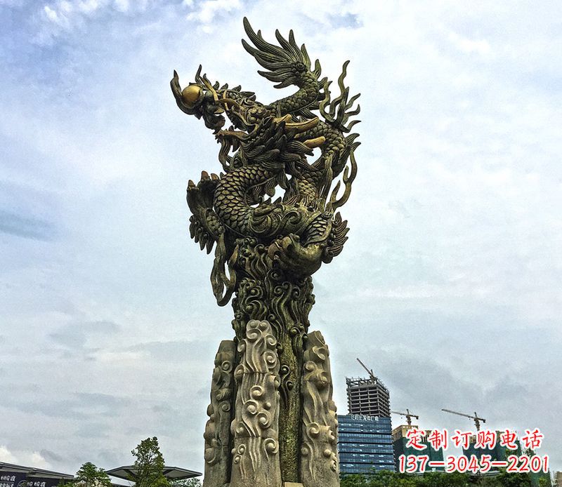 泰安铜雕盘龙柱