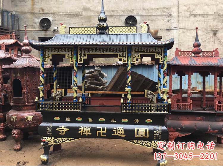 泰安铜雕像铁香炉