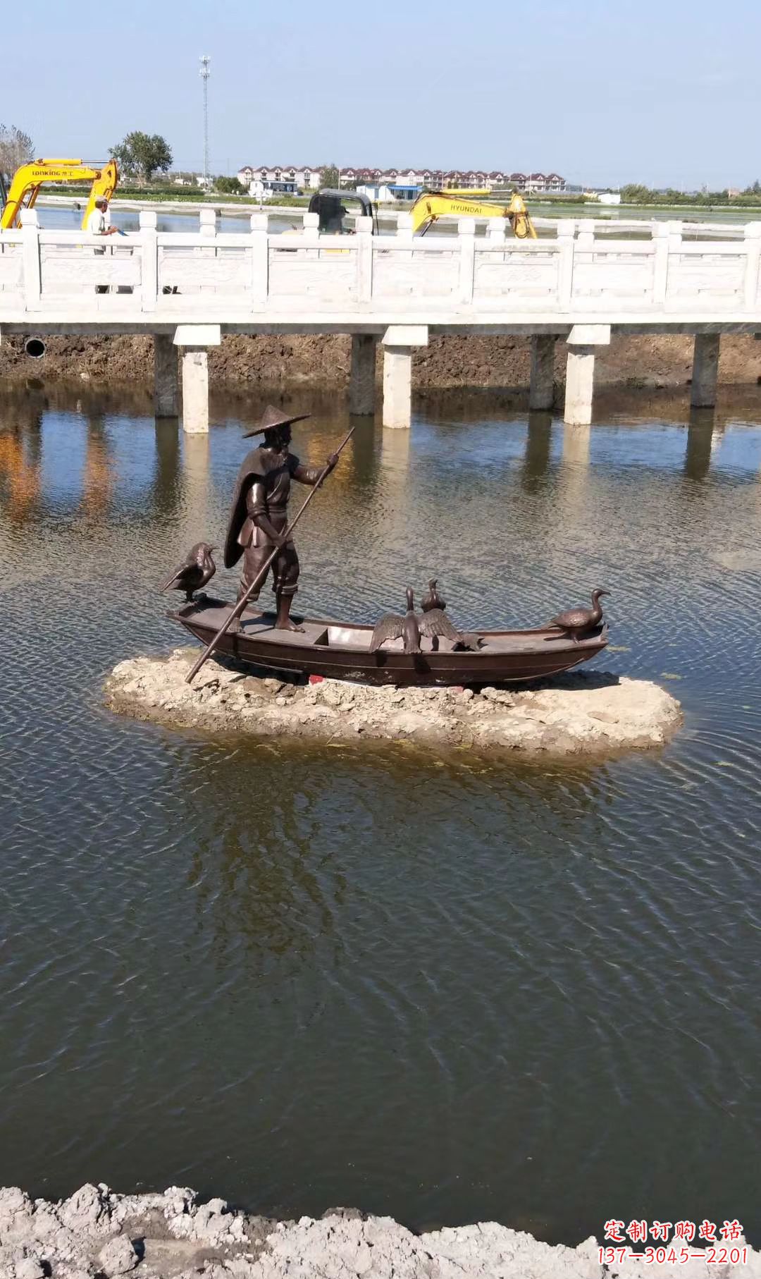 泰安铜雕渔夫撑船打鱼雕塑 湖边景观雕塑