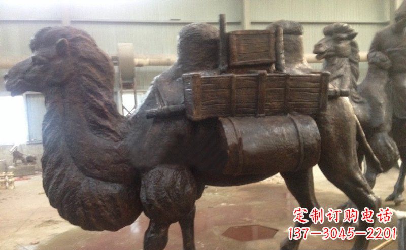 泰安驮着东西的骆驼公园动物铜雕