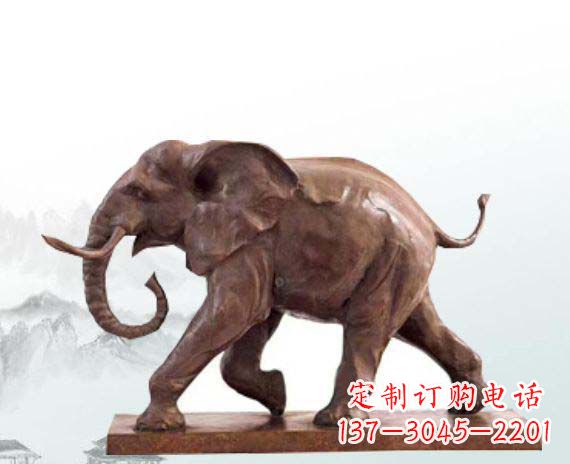 泰安晚霞红大象公园动物石雕