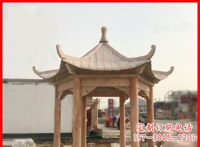 泰安晚霞红公园六角石雕凉亭