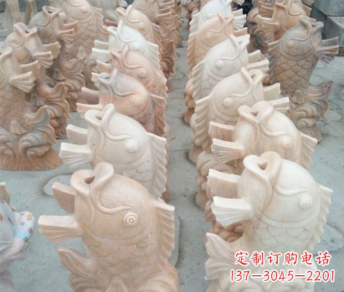 泰安晚霞红喷水鲤鱼公园石雕 (2)