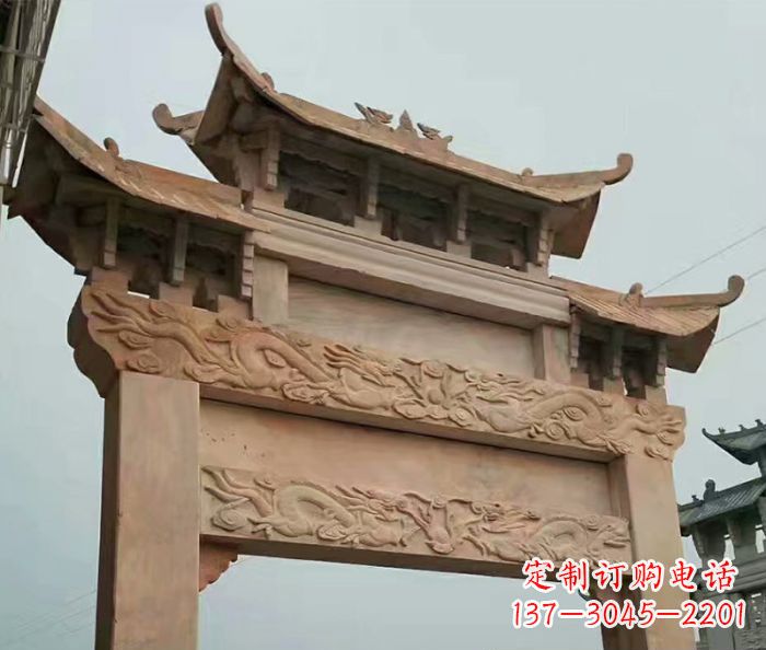 泰安晚霞红石雕单门牌坊