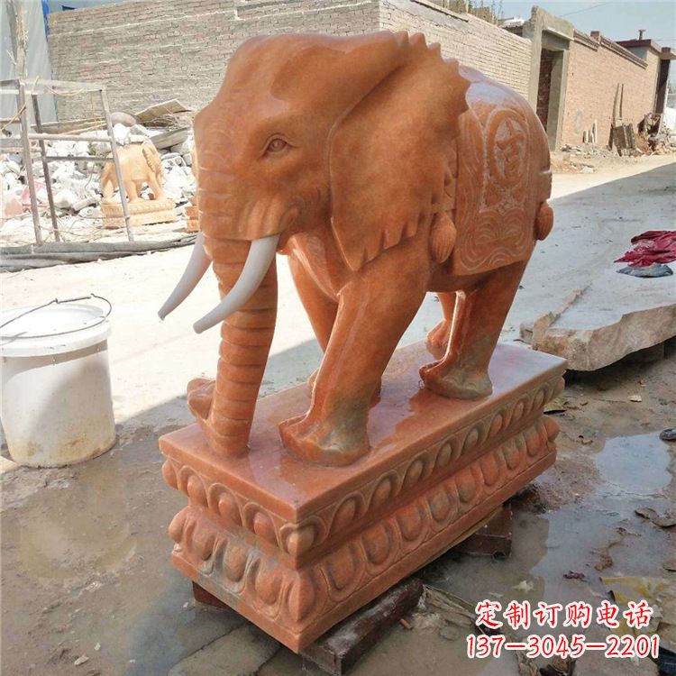 泰安晚霞红石雕大象