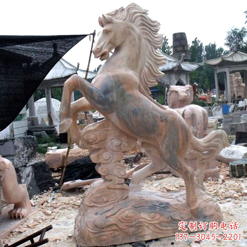 泰安晚霞红石雕马生肖动物雕塑