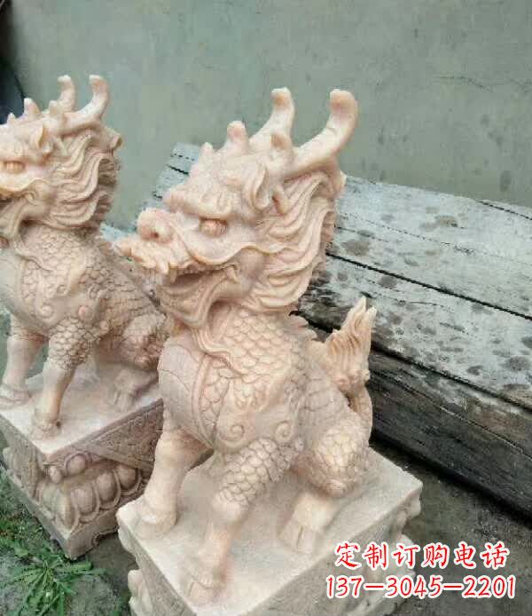 泰安晚霞红石雕麒麟