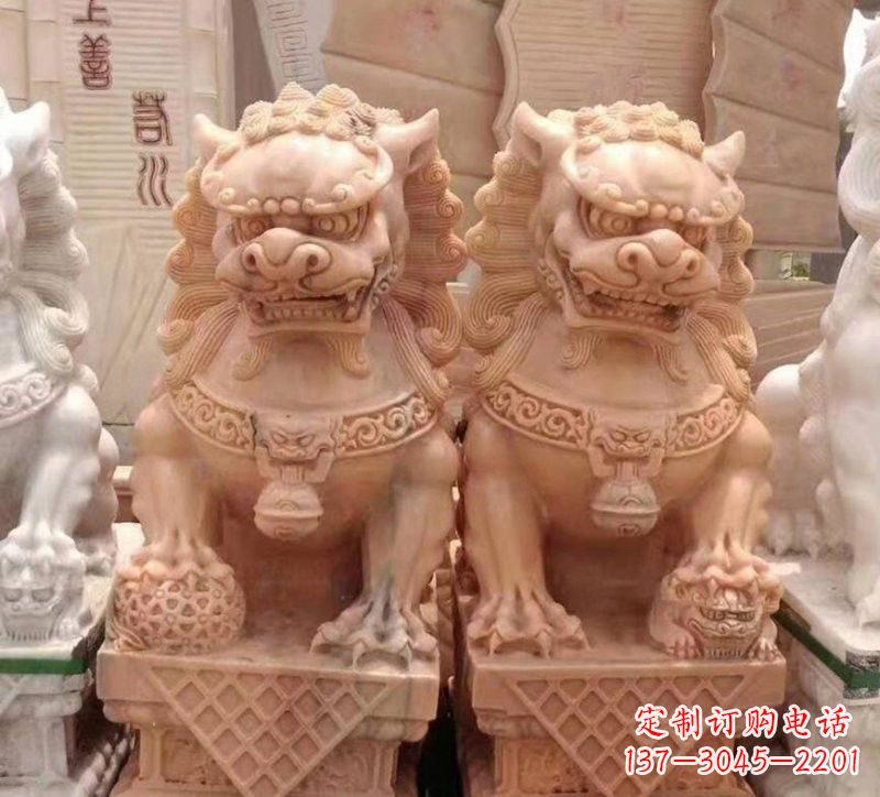 泰安晚霞红石雕狮子