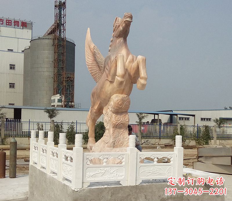 泰安晚霞红祥云飞马企业景观石雕