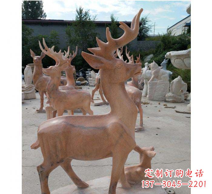 泰安晚霞红驯鹿动物公园石雕