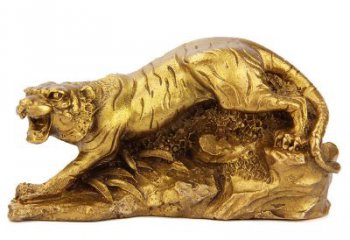 泰安中领雕塑生肖铜虎鎏金摆件，是一款以生肖虎…