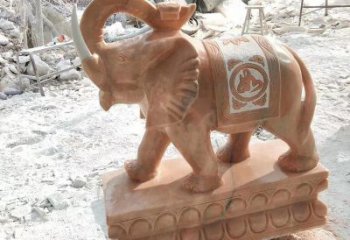泰安千百年大象雕塑，唤来招财、吉祥、安康